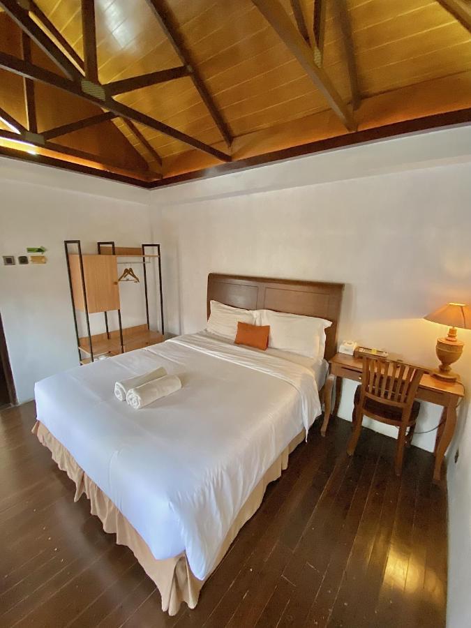 Chrome Hotel & Resort Solo Colomadu Eksteriør bilde