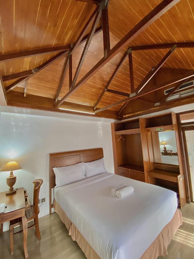 Chrome Hotel & Resort Solo Colomadu Eksteriør bilde