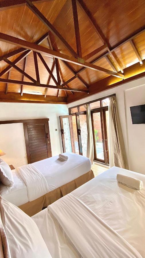Chrome Hotel & Resort Solo Colomadu Eksteriør bilde